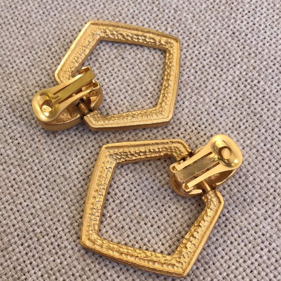 Vintage Matte Gold & Rhinestone Clip Earrings Mod - Picture 9 of 13